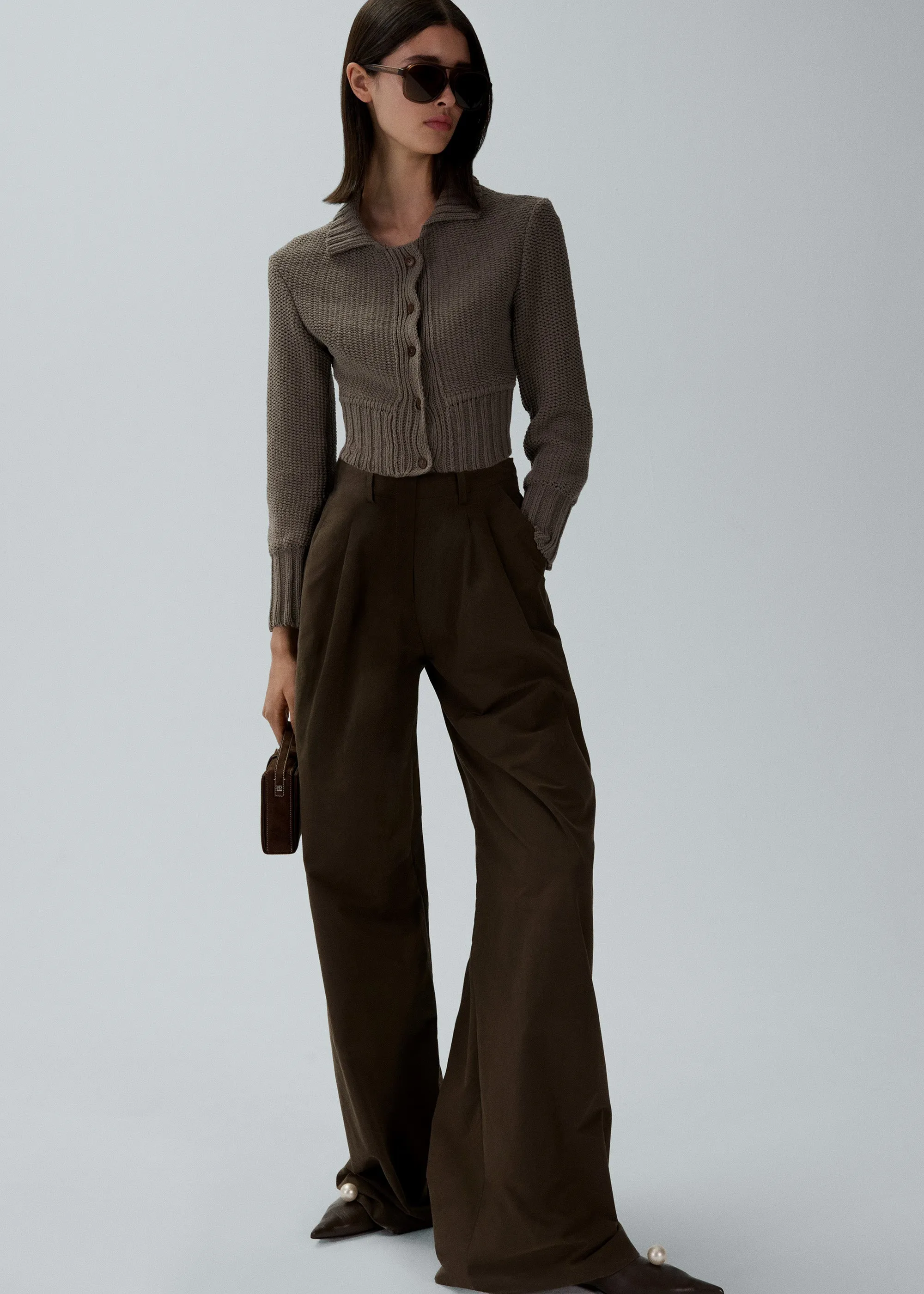 Relaxed cotton trousers in brown